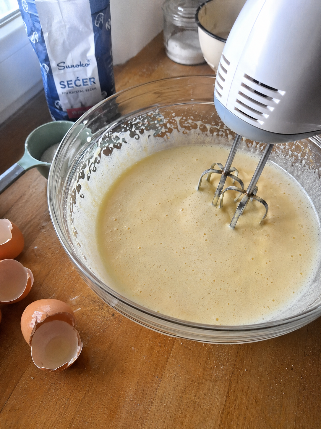 Whisking eggs and sugar