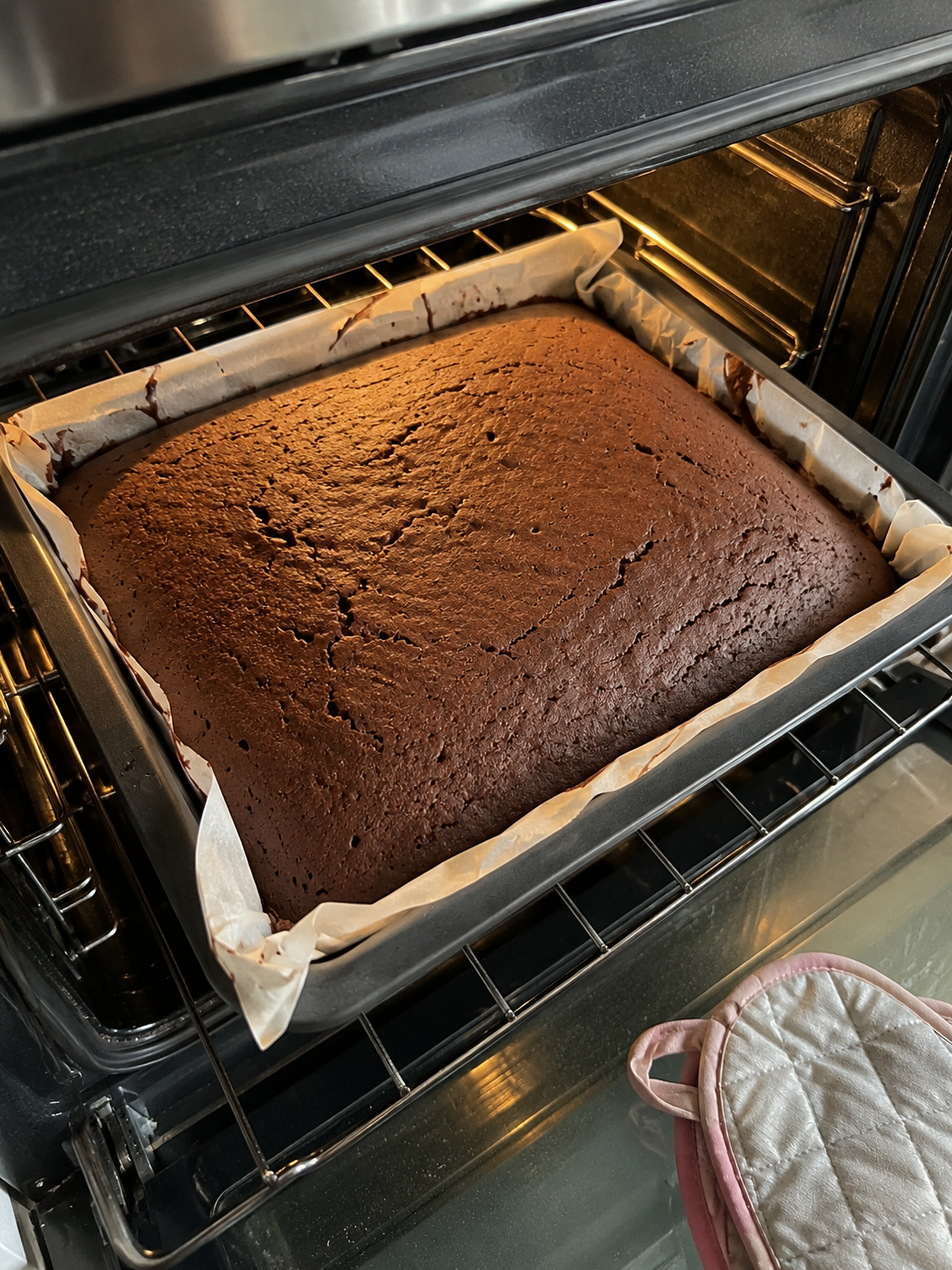 Chocolate sponge cake baking